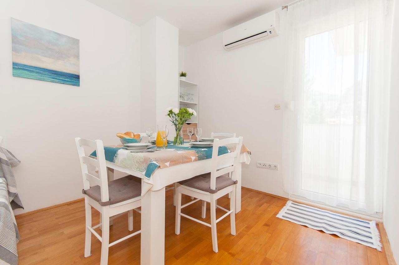 Apartment Luna Omiš Extérieur photo