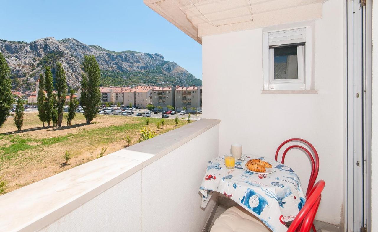 Apartment Luna Omiš Extérieur photo