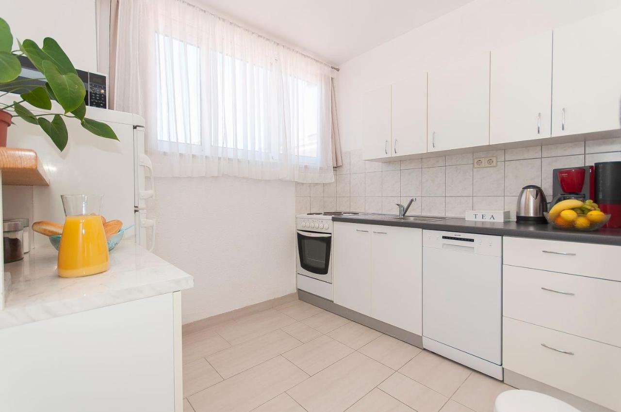 Apartment Luna Omiš Extérieur photo