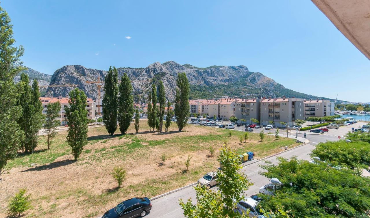 Apartment Luna Omiš Extérieur photo