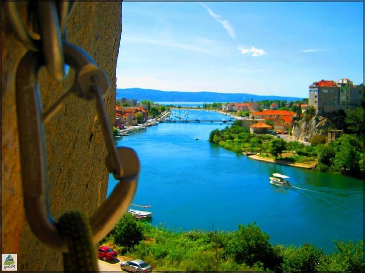 Apartment Luna Omiš Extérieur photo