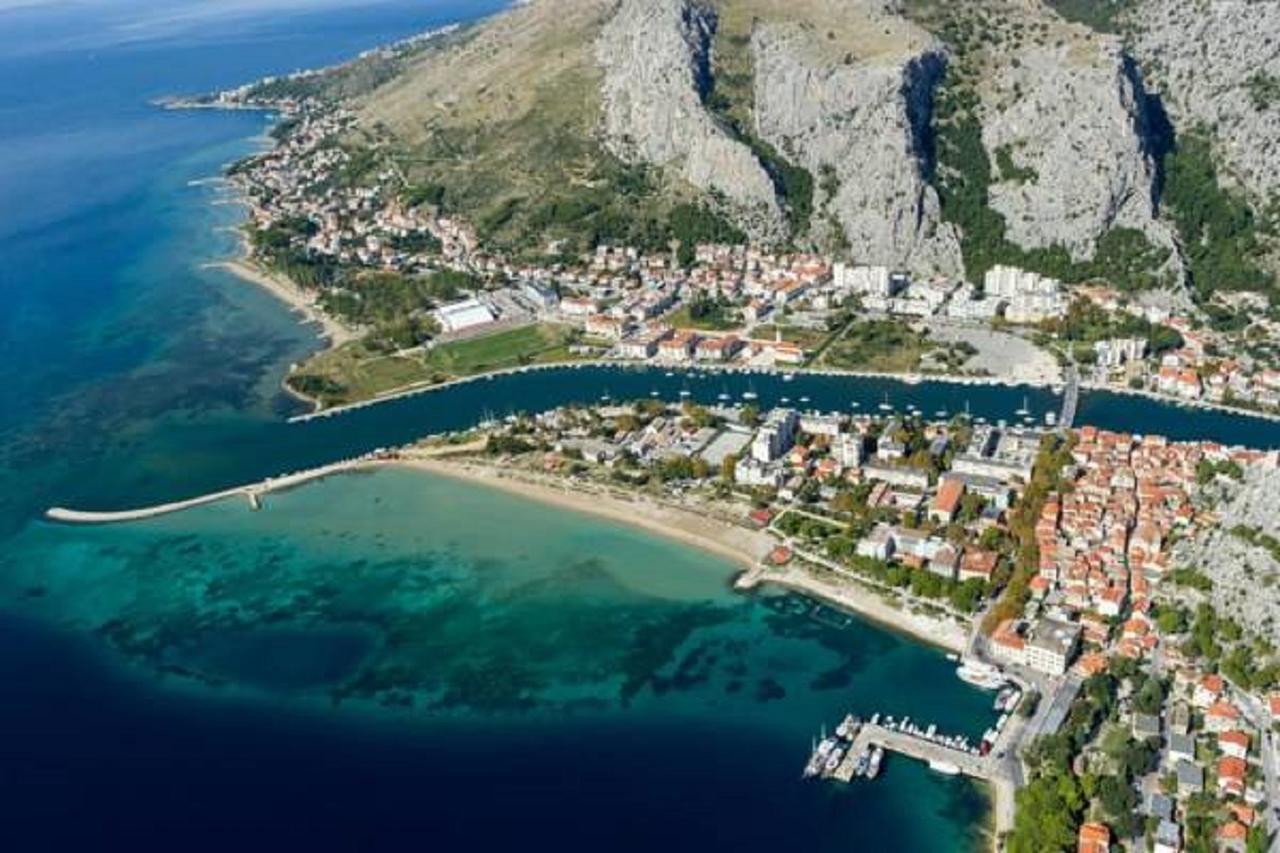Apartment Luna Omiš Extérieur photo